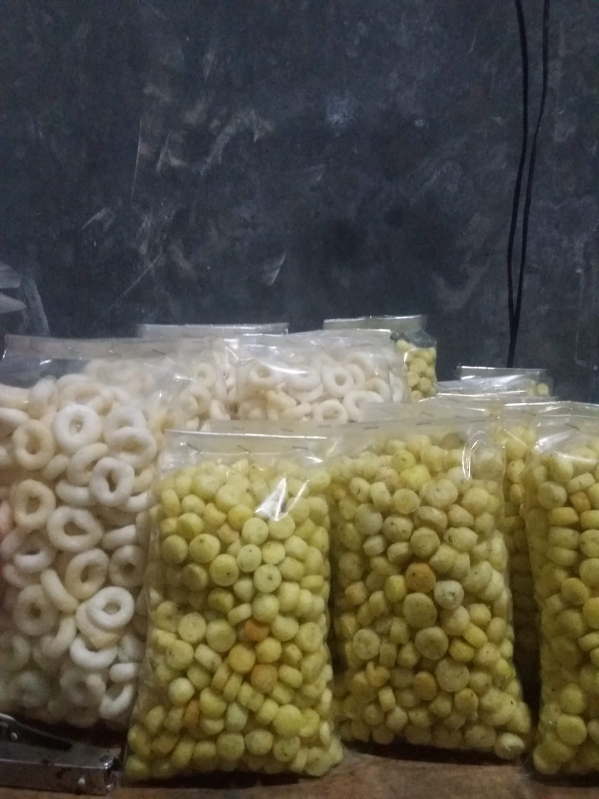 Toko makanan bu Aminah